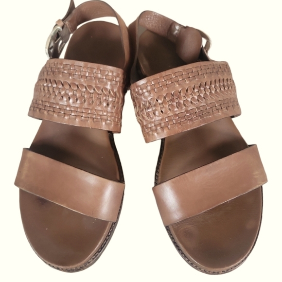 Brighton Hana Caramel Leather Celtic Knot Adorn 1" Heel Sandals Sz 8 1/2 M - Picture 1 of 9
